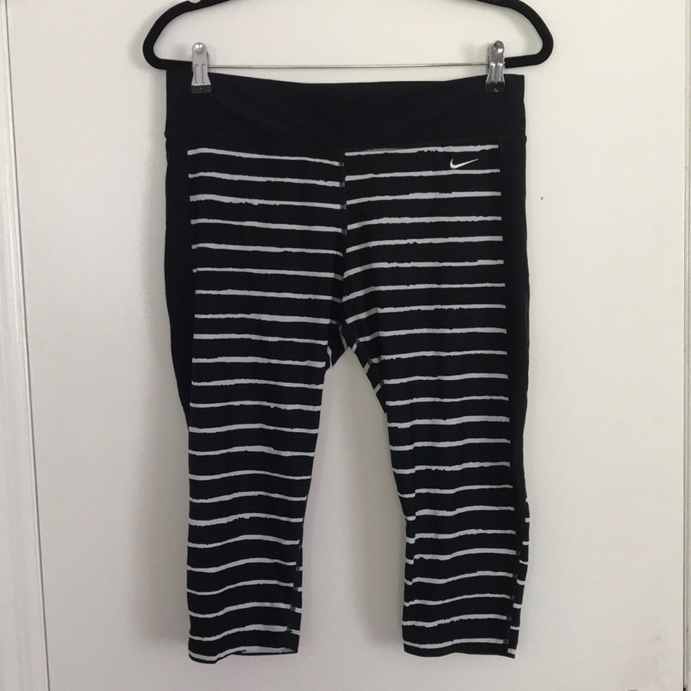 Nike Cropped Striped Legging